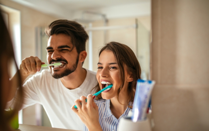how to stop gagging while brushing teeth